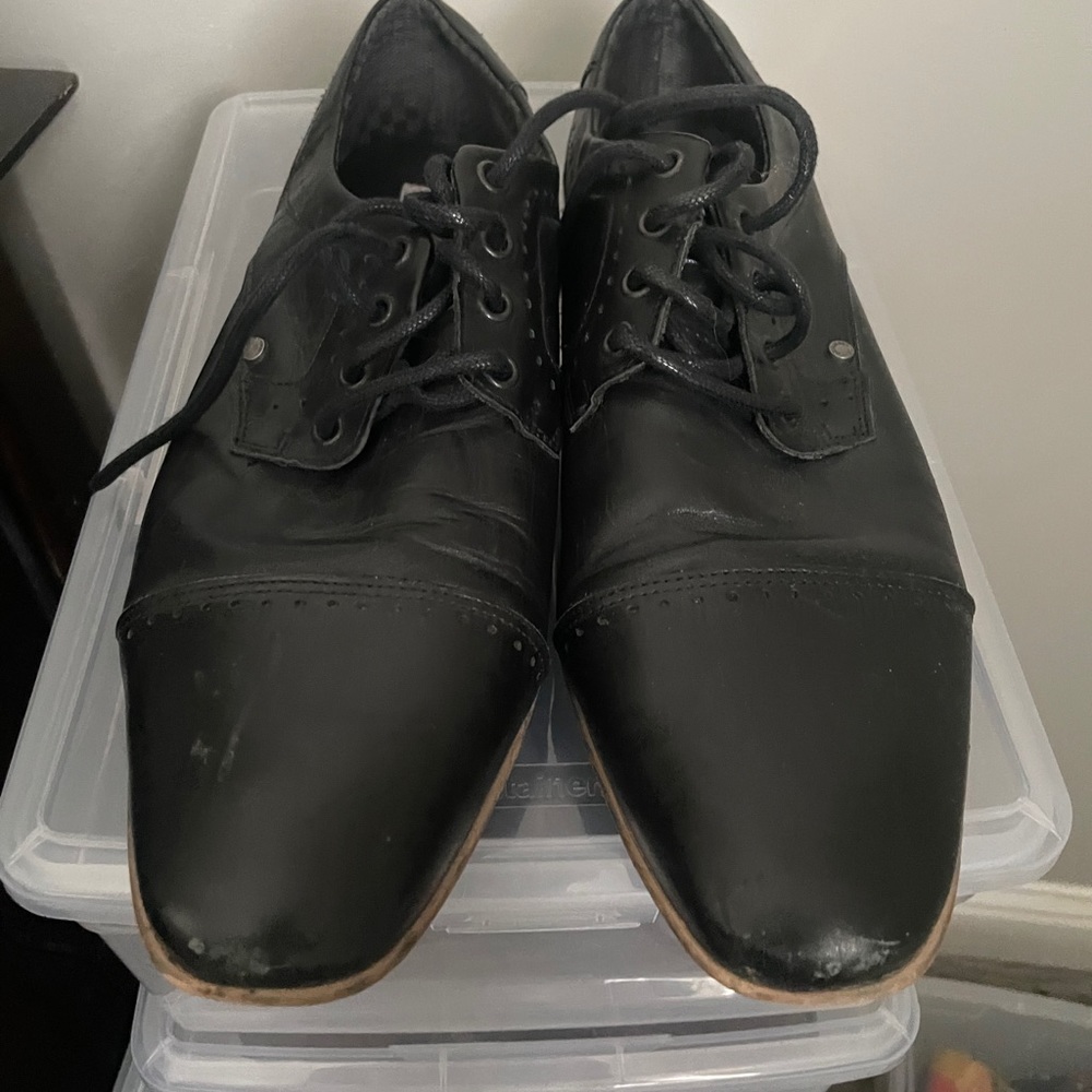 Dress shoes